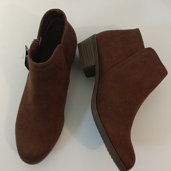 Arizona Jean Company Shoes - New Arizona Cognac Faux Suede Booties sz 7